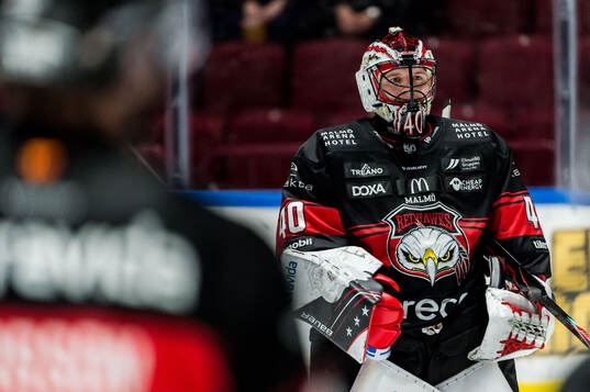 Malmö Redhawks målvakt Oskar Blomgren deppar