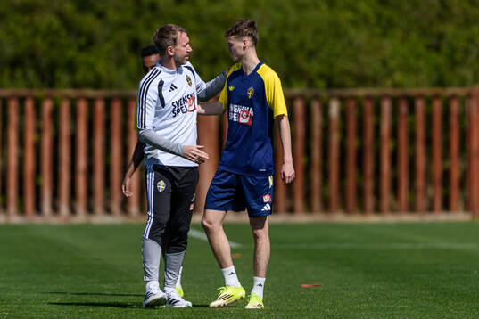 Head coach Graham Potter and Williot Swedberg of the