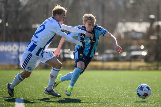 HJK Helsingfors Liam Möller och Djurgårdens Carl Selfvén