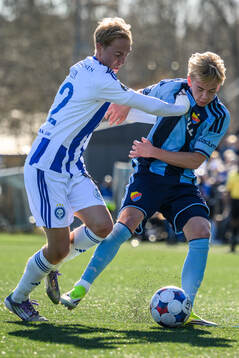 HJK Helsingfors Liam Möller och Djurgårdens Carl Selfvén