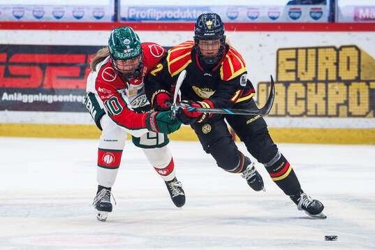Frölundas Emilia Vesa och Brynäs Mina Waxin