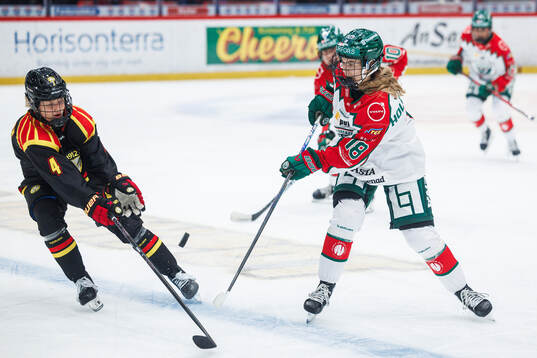 Brynäs Anna Andersson och Frölundas Elisa Holopainen
