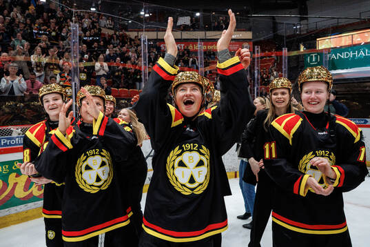 Brynäs spelare jublar