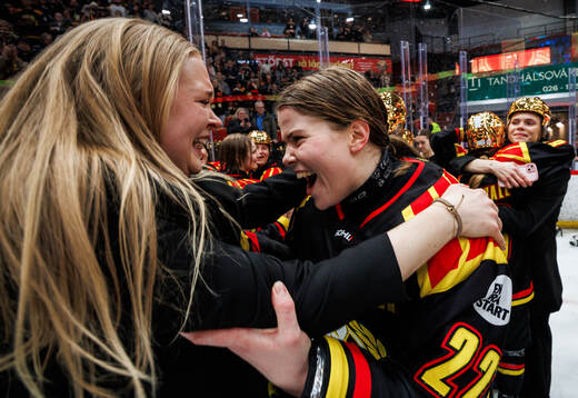 Brynäs Hanna Thuvik jublar