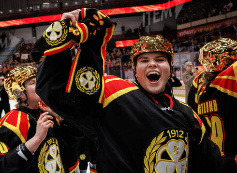 Brynäs Hanna Thuvik jublar