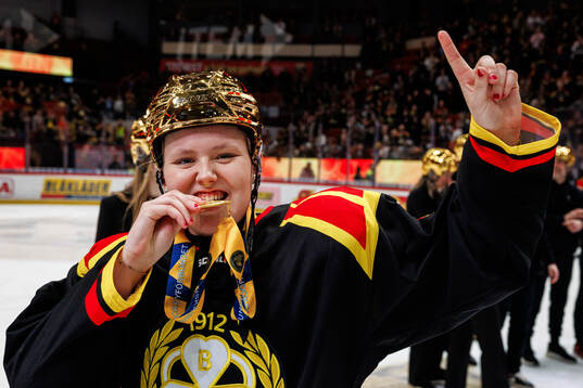 Brynäs Anna Brenkle jublar