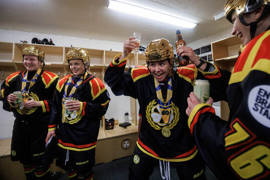 Brynäs Emma Bergesen jublar
