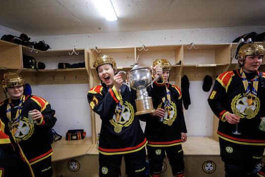 Brynäs Anna Brenkle  jublar