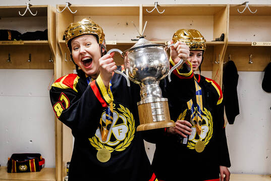 Brynäs Anna Brenkle jublar