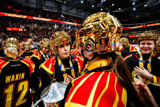 Brynäs Jenniina Nylund jublar