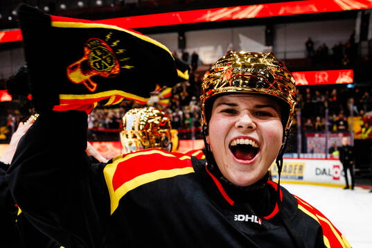 Brynäs Hanna Thuvik jublar
