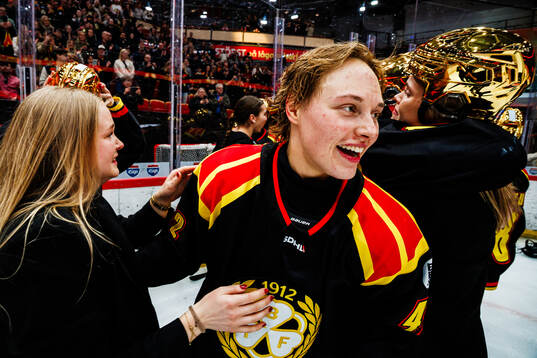 Brynäs Viivi Vainikka jublar