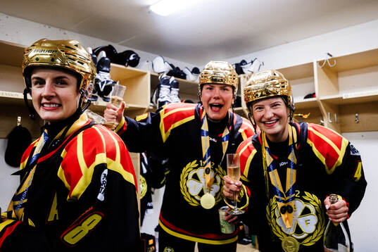 Brynäs Jenniina Nylund, Elin Svensson och Anna Andersson