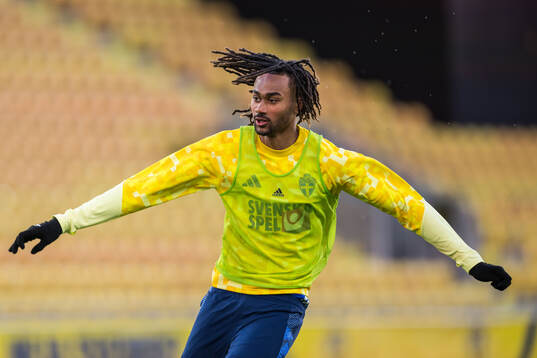 Jonah Kusi-Asare of Sweden