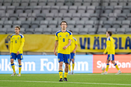 Kazper Karlsson of Sweden looks dejected
