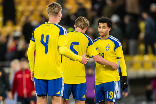 Nils Zätterström, Noah Tolf and Momodou Sonko of Sweden