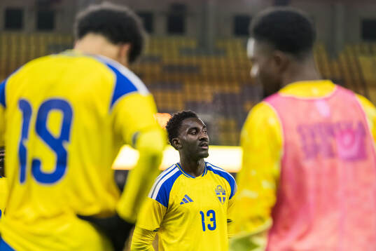 Peter Amoran of Sweden looks dejected