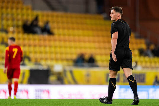 Referee Jamie Robinson