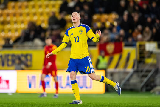 Marcus Rafferty of Sweden looks dejected