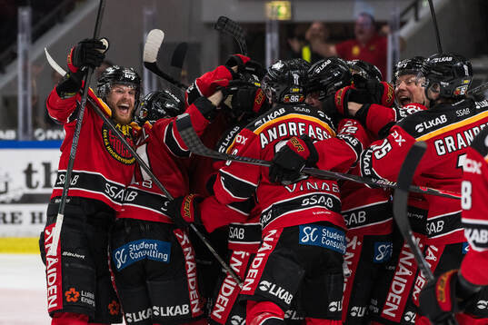 Luleås Brendan Shinnimin jublar med lagkamrater