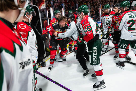 Luleås Pontus Själin och Frölundas Dominik Egli