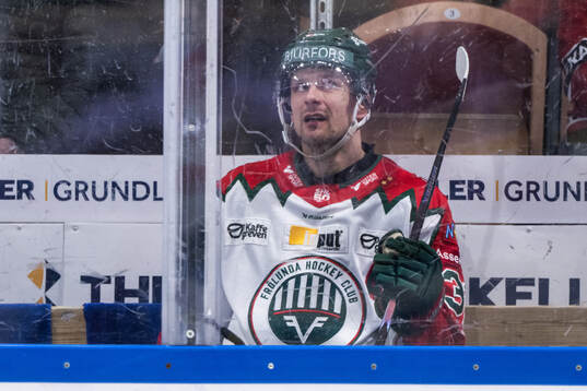 Frölundas Nicklas Lasu i utvisningsbåset