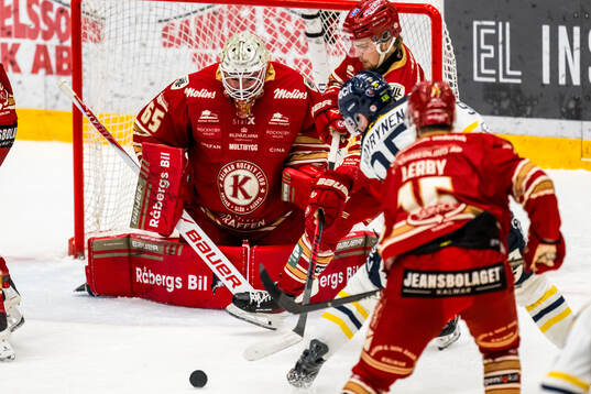 Kalmars målvakt Jacob Crespin och Södertäljes Teemu
