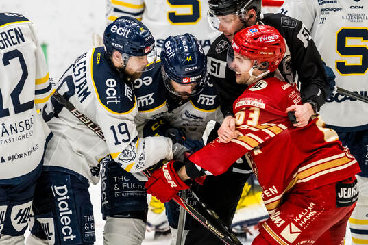 Södertäljes Hampus Harlestam och Kalmars Matt Fonteyne