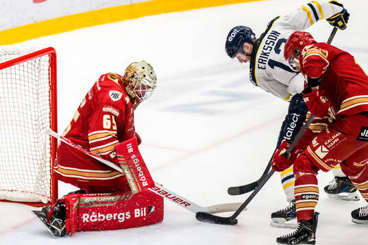 Kalmars målvakt Jacob Crespin och Södertäljes Henrik
