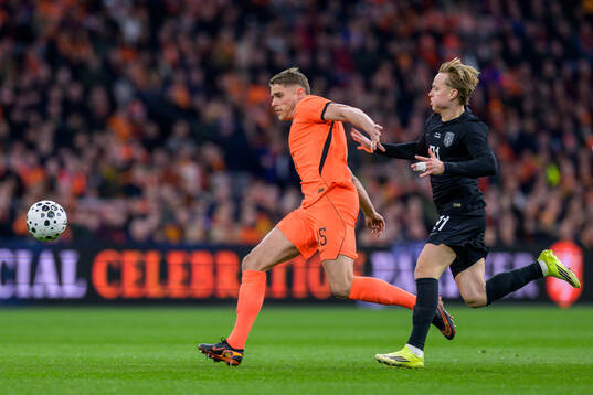 Micky van de Ven of Netherlands and Andreas Schjelderup of