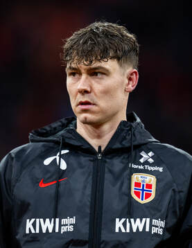 Jørgen Strand Larsen of Norway line up