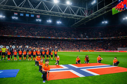 Players of Norway line up