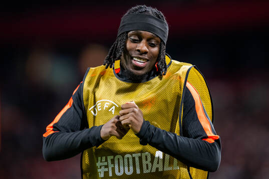 Jeremie Frimpong of Netherlands warms up