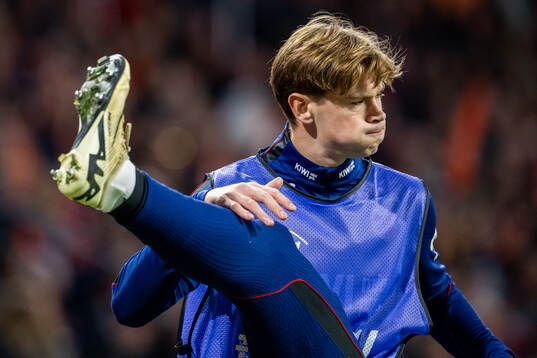 Henrik Falchener of Norway warms up