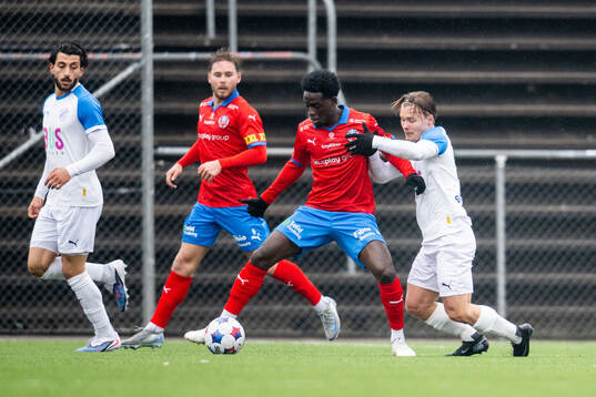 Helsingborgs Daouda Amadou och IK Oddevolds Vincent Sundberg
