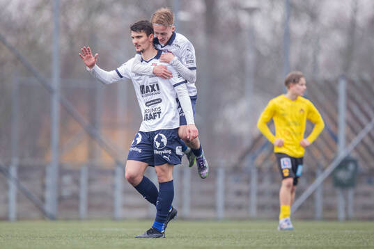 Åstorps FFs spelare jublar