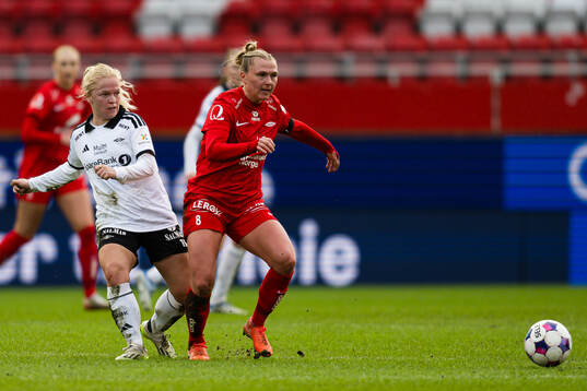 Beate Marcussen of Rosenborg and Karoline Haugland of Brann