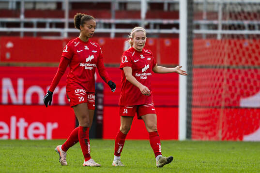 Josefine Birkelund and Nea Lehtola of Brann looks dejected