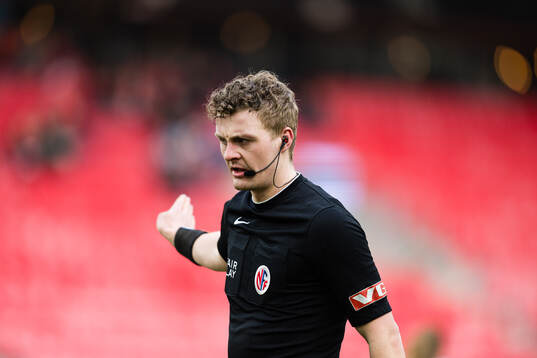Haakon Arve Pedersen Bue, referee