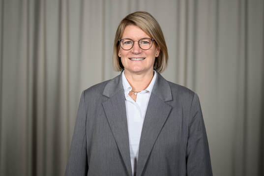 Anna Lundqvist, Elitfotboll Dam