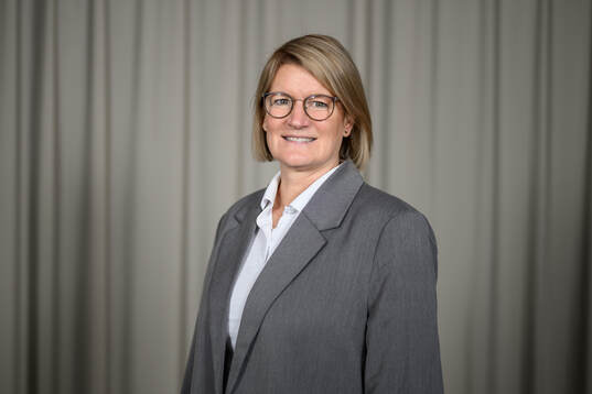 Anna Lundqvist, Elitfotboll Dam