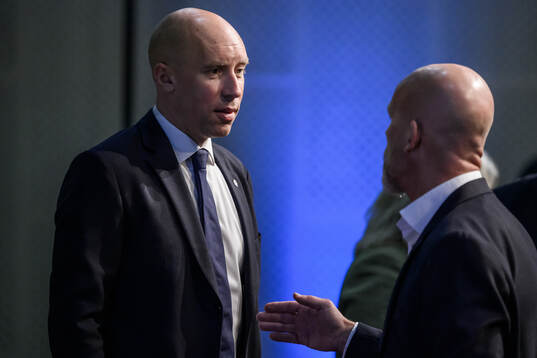 s ordförande Simon Åström och SEF:s ordförande Jens T