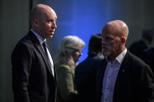 s ordförande Simon Åström och SEF:s ordförande Jens T
