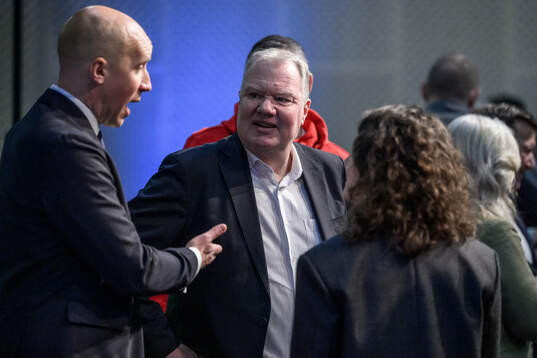s ordförande Simon Åström och Karl-Erik Nilsson,