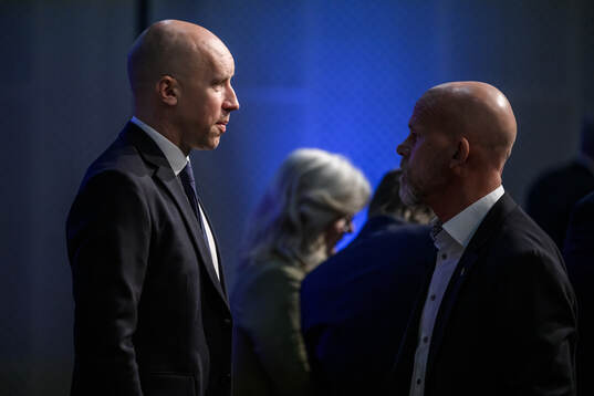 s ordförande Simon Åström och SEF:s ordförande Jens T