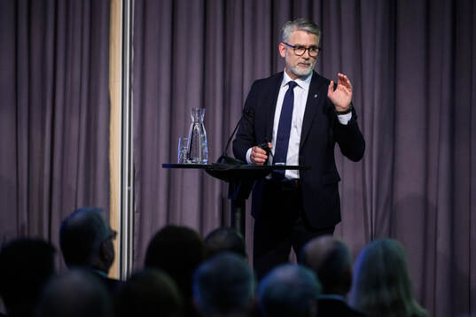 s generalsekreterare Niclas Carlnén