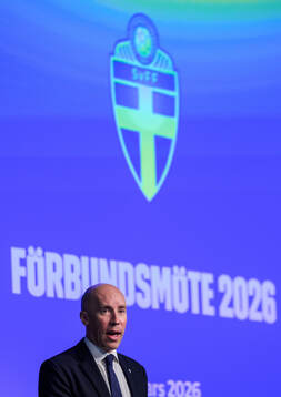 s ordförande Simon Åström