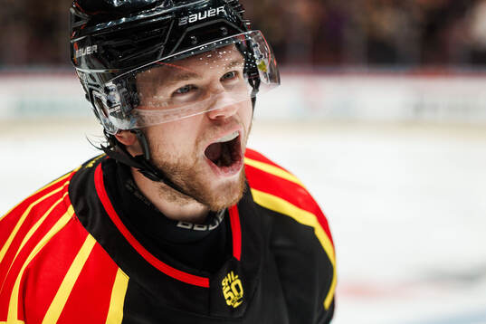 Brynäs Mattias Norlinder jublar