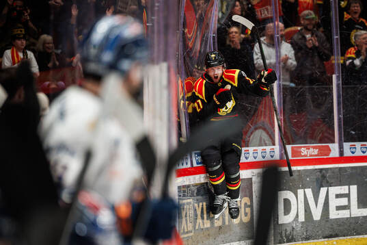 Brynäs Mattias Norlinder jublar