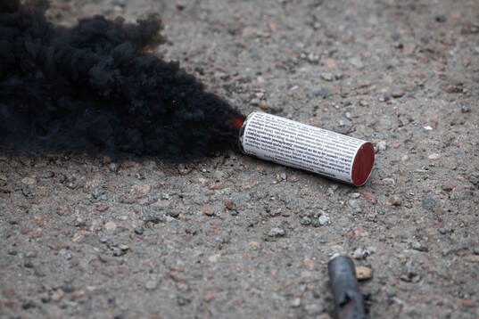 Rökbomb på marken